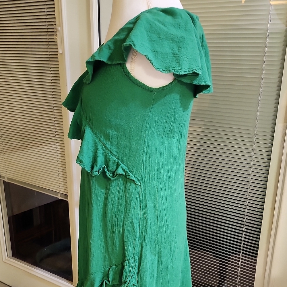 Green Ruffle V-Neck Dress - Picture 3 of 7